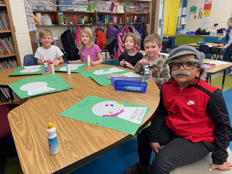 Kindergarteners celebrate 100th day of the school year