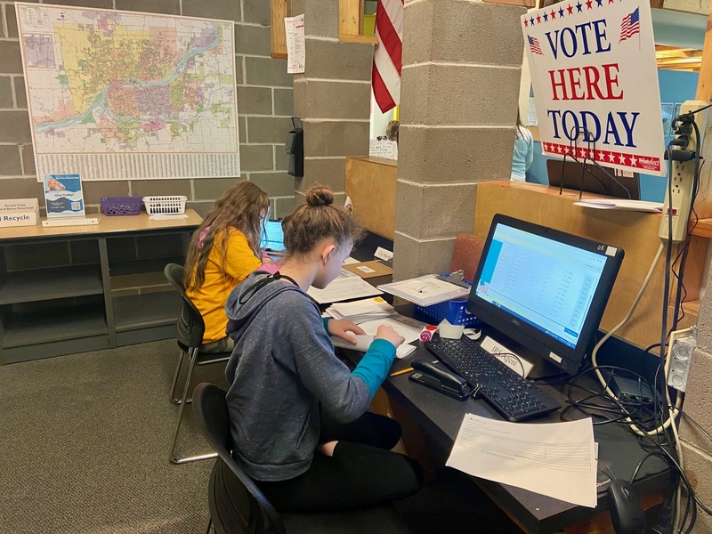 Fifth graders get to work at BizTown