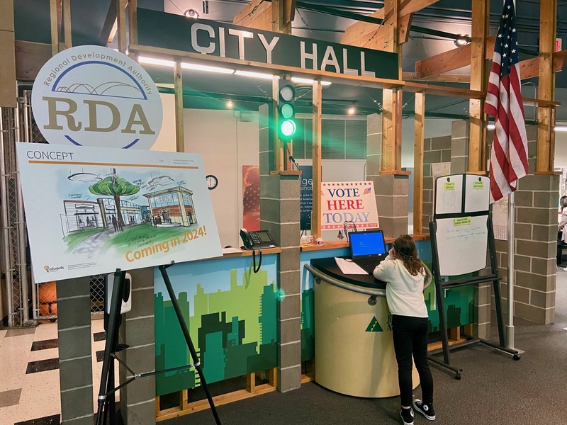 Fifth graders get to work at BizTown